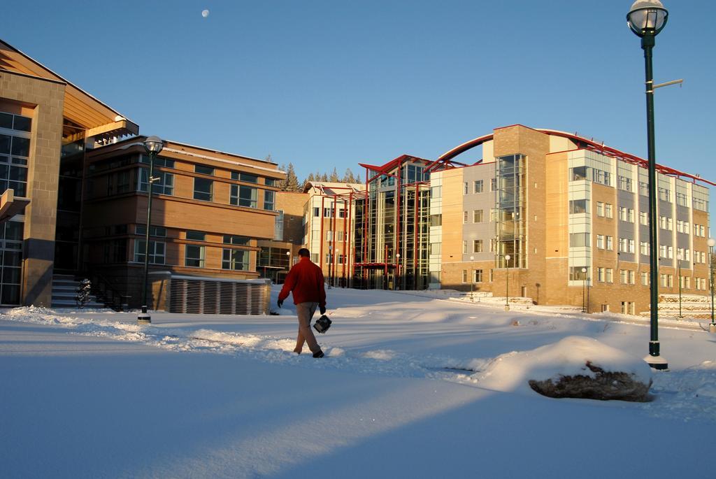 Residences At University Of Northern Bc Принс-Джордж Экстерьер фото